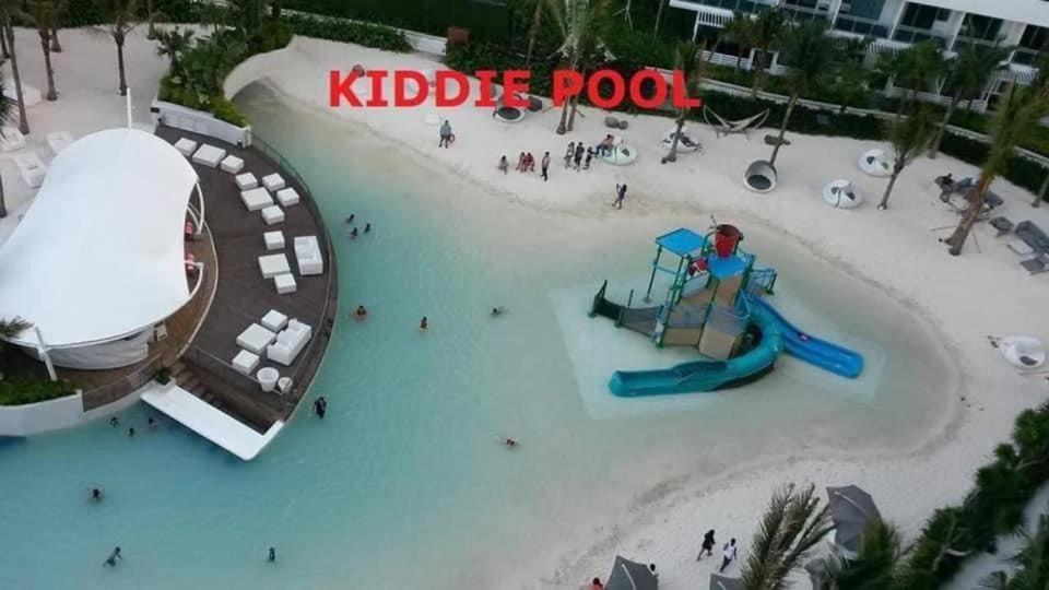 Azure Urban Resort A4 Near Airport Mall With Wavepool Paranaque City Exteriör bild