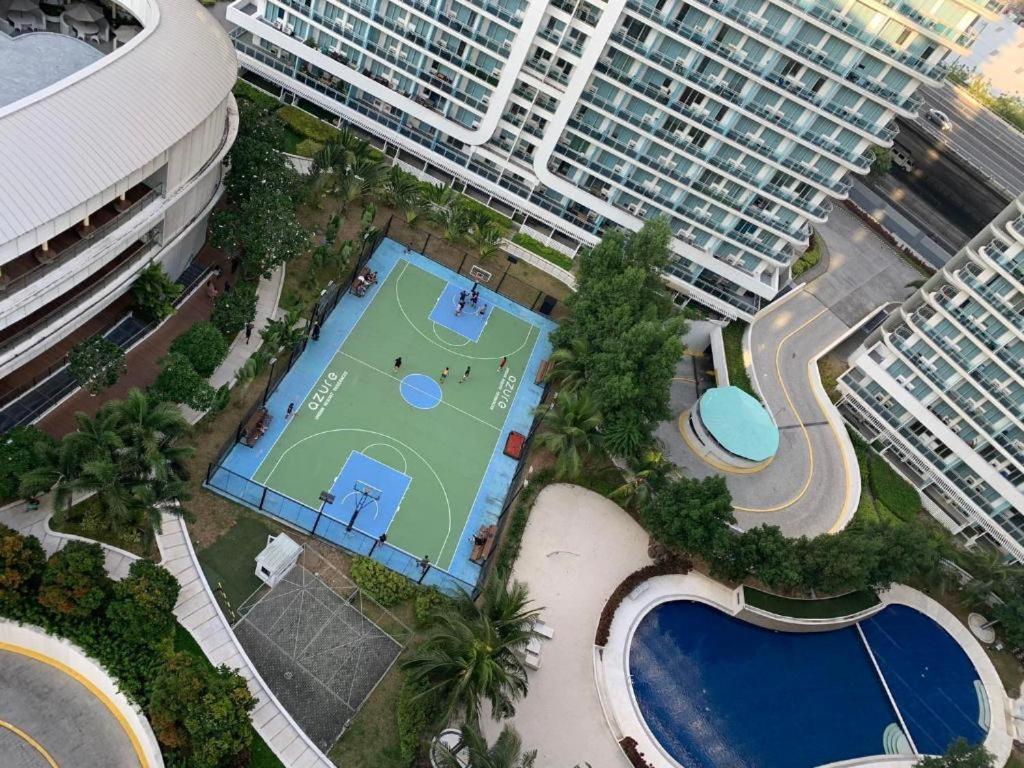 Azure Urban Resort A4 Near Airport Mall With Wavepool Paranaque City Exteriör bild