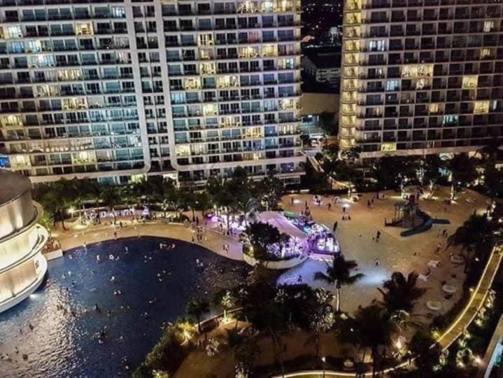 Azure Urban Resort A4 Near Airport Mall With Wavepool Paranaque City Exteriör bild